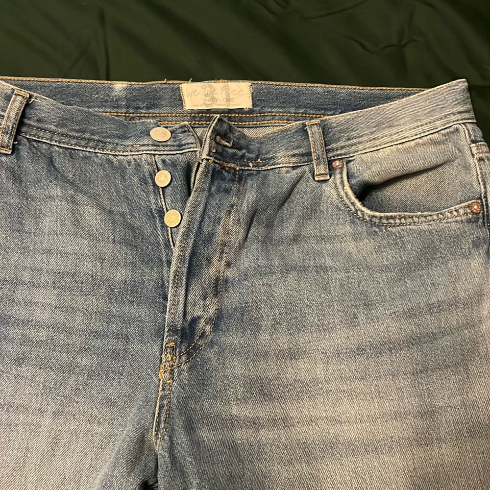 FREE PEOPLE JEANS SIZE 31 BUTTON FLY EXCELLENT CONDITION WORN ONE TIME